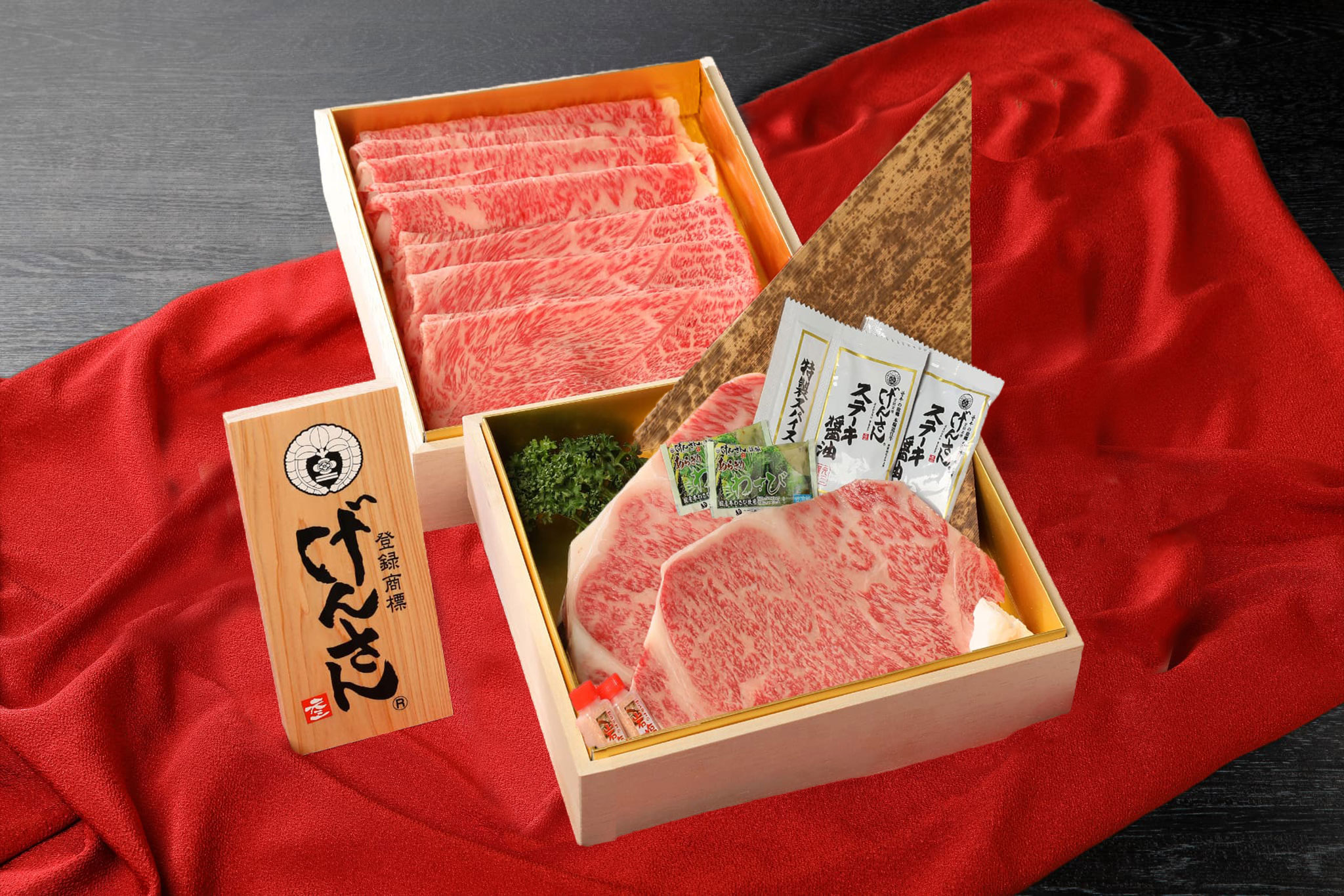 【ギフト】近江牛A5ランク 贅沢2種セット　すき焼・しゃぶしゃぶ用（ロース300g・モモ、ウデ300g）+サーロインステーキ(200g×2枚)