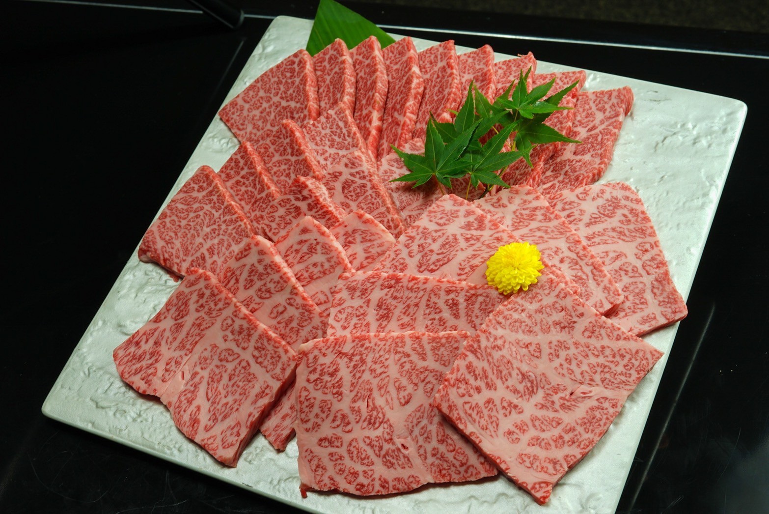 【2025中元・夏ギフト】近江牛A5ランク 焼肉用盛合せ(カルビ・バラ・モモ)