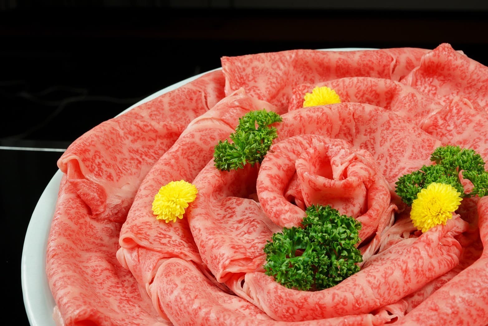 第30回近江牛友の会 最優秀賞受賞牛 肩ロース すき焼き・しゃぶしゃぶ用 500g