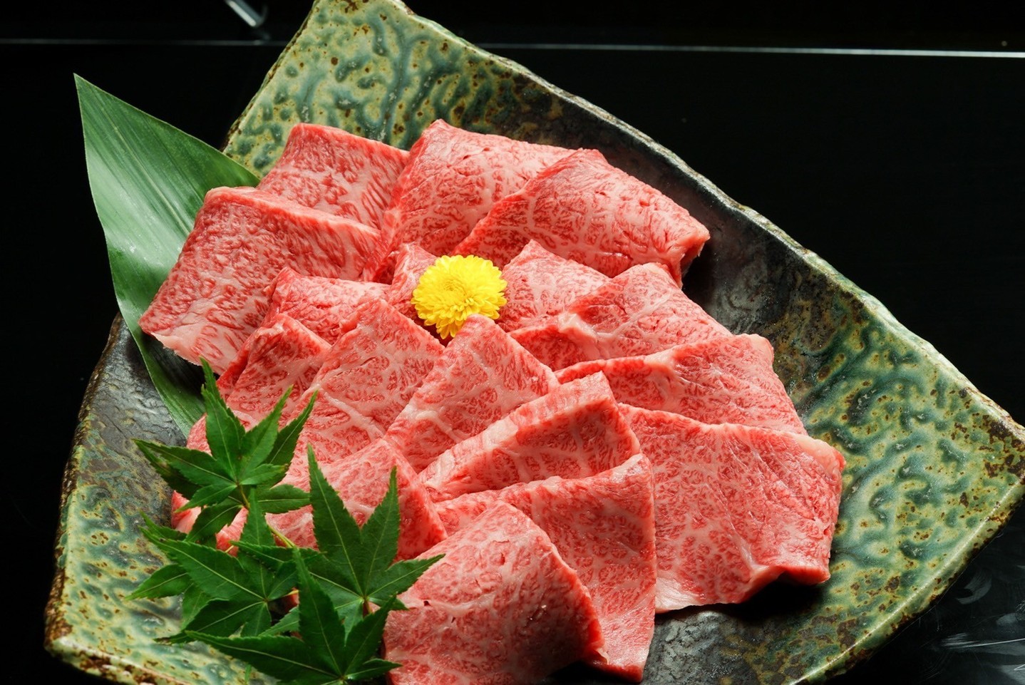 第30回近江牛友の会 最優秀賞受賞牛 カルビ 焼肉用 500g